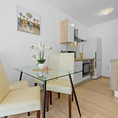 Matis Near Апартаменты Медулин